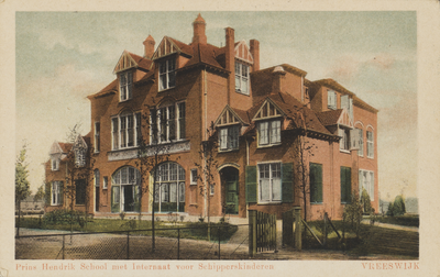 130469 Gezicht op de Prins Hendrikschool voor schipperskinderen te Vreeswijk.N.B. De gemeente Vreeswijk is per 1 juli ...